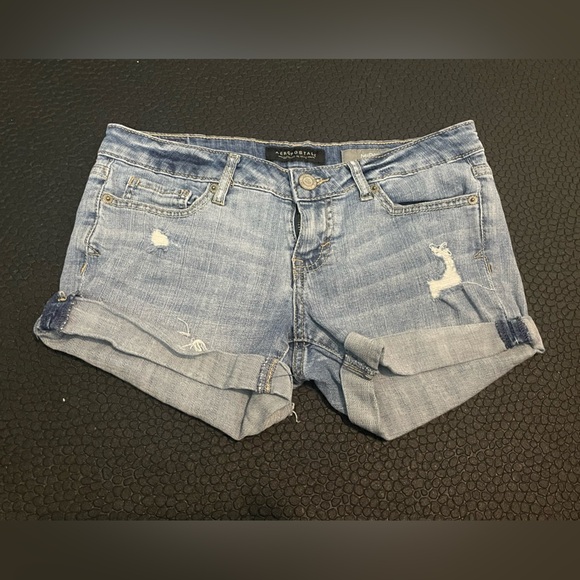 Aeropostale MIDI‎ jean shorts size 2 - Picture 1 of 5
